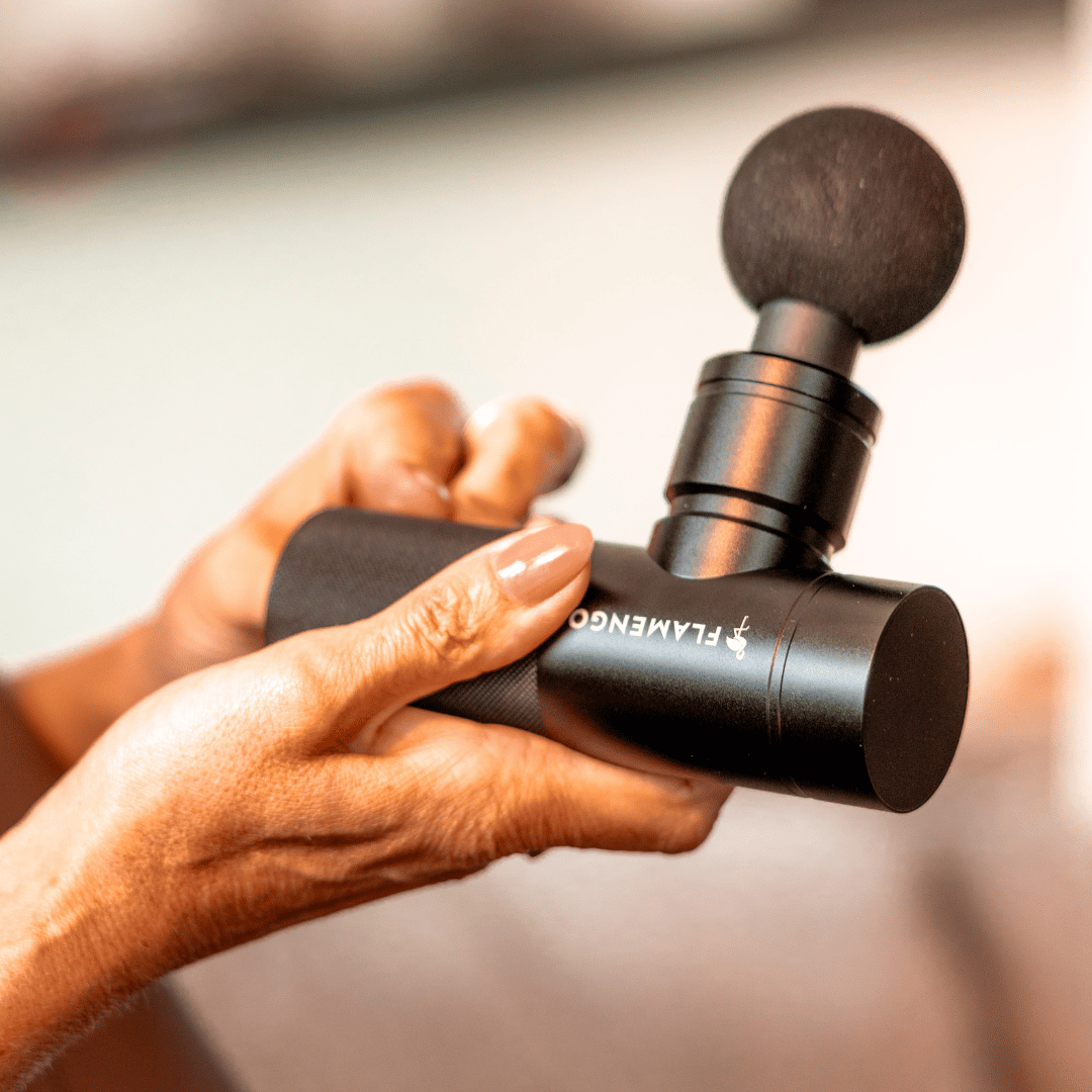 Powerful recovery in compact format - Flamengo® mini massage gun